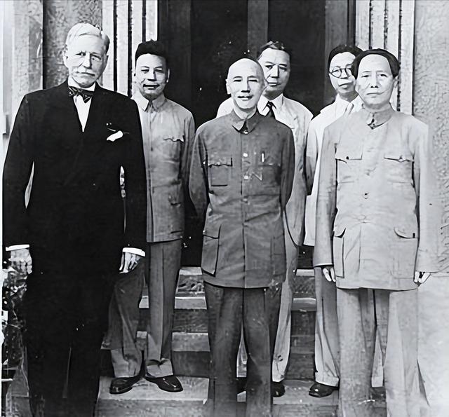 决战之际，美国一眼看出毛主席与老蒋的3大不同，断言毛泽东必胜