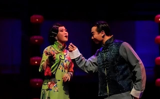 “懒婆娘”下嫁锅炉工，每天喝酒闲逛不干活，44年后才知是小凤仙