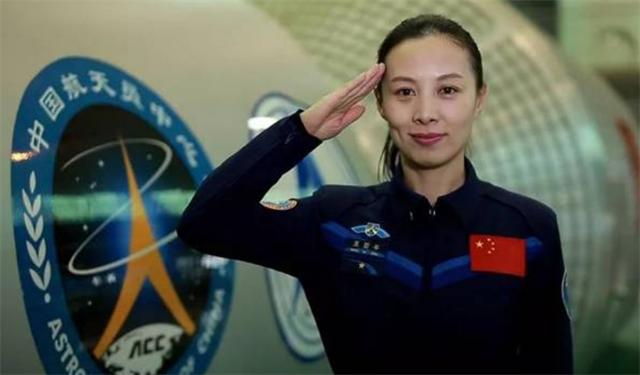 “太空娇女”王亚平：中国首位出舱女航天员，今仍在太空执行任务