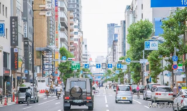 不缴纳社保，坚持15年每月在银行存1500元，攒下的钱养老够不够？