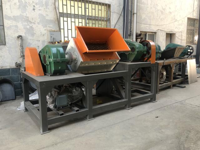 双轴破碎机优势体现_双轴破碎机三视图