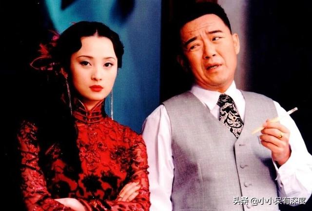 老戏骨李立群的隔离生活，与妻子照片，头发花白互相依偎恩爱十足