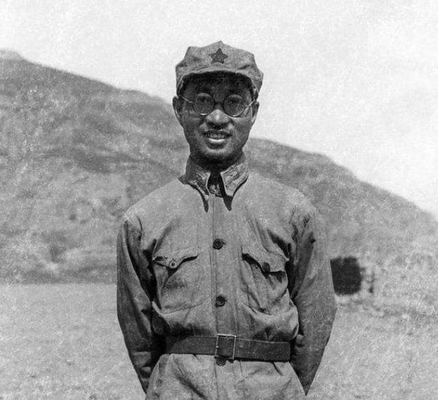 1952年彭德怀回国，邓华请求粟裕接替总指挥，毛主席为何拒绝？