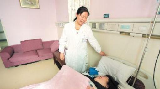 为何新生儿要在医院“按脚印”？医生不会明说，新手爸妈却要知道