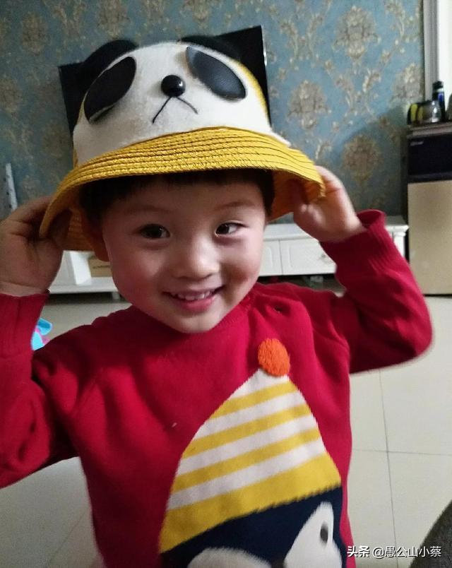 今天宝宝你三周岁了，从2斤到32斤，你就是我们最大的幸福