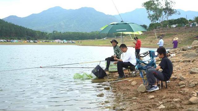 這裏有千島風光 這裏有風車雲海，這裏與繁華無關 卻與天地相連