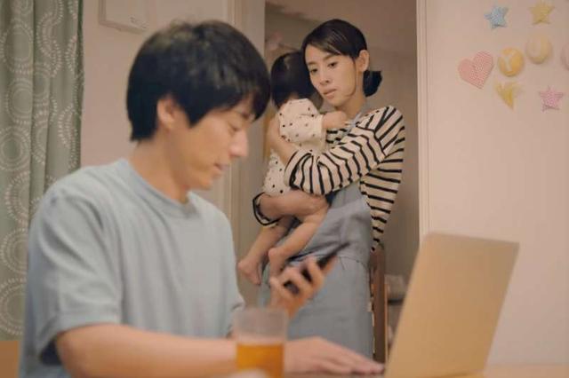 再婚后，怎样帮助孩子适应新的家庭生活？