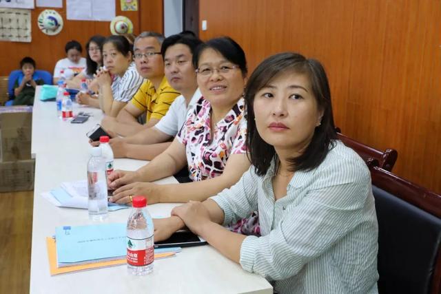 8名教师因教学成绩不佳，登上当地“黑榜”，网友褒贬不一