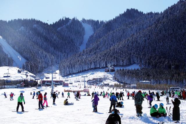 探訪絲綢之路國際度假區，是冬季滑雪度假的理想選擇，景色超美