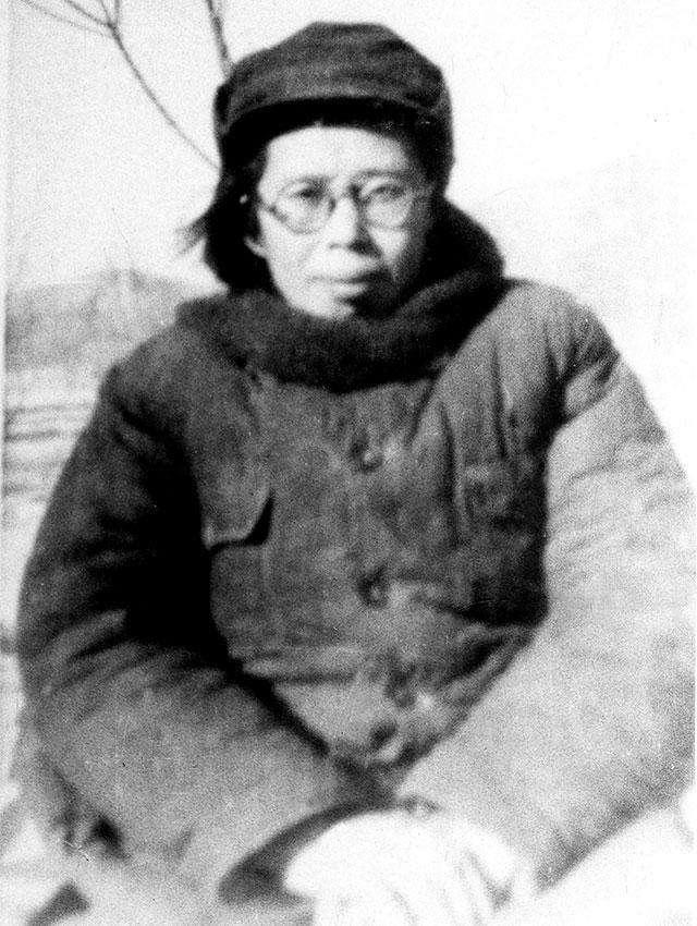 毛岸英：帅妈妈，过几天我就要去朝鲜了！她：那可不行，你不能去