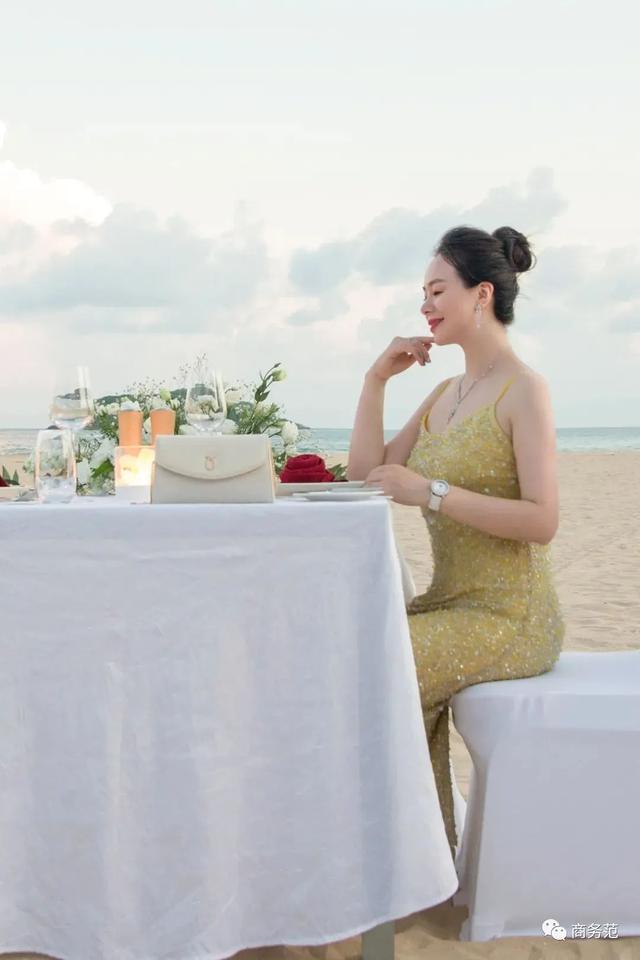 結婚四周年，我們帶女兒穿越回婚禮那一天…