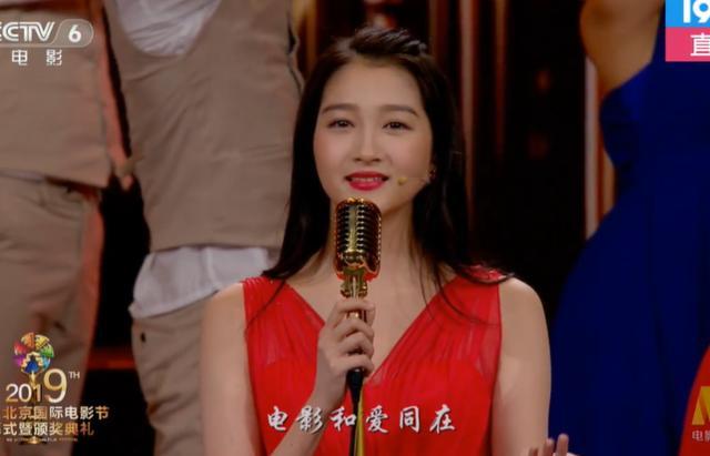 为什么我觉得关晓彤不漂亮(关晓彤从1岁到25岁的变化照片)