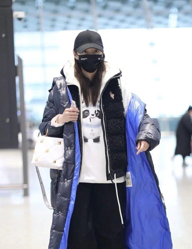 关晓彤日常穿衣搭配(关晓彤日常穿衣搭配外套)