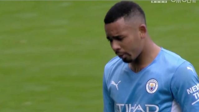 2-2！19亿豪门火爆对决 英超冠军悬念继续 独狼只射不传葬送良机