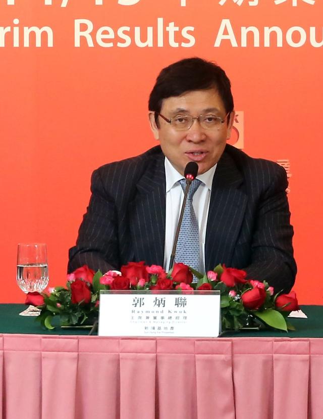 香港四大家族抗疫，李嘉诚捐3000万，李兆基200万尺土地建方舱