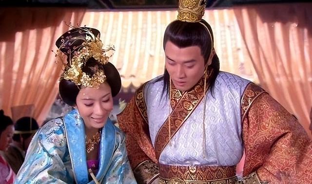 明宪宗晚年感叹膝下无子，太监扑通跪倒：您儿子6岁了，在冷宫里