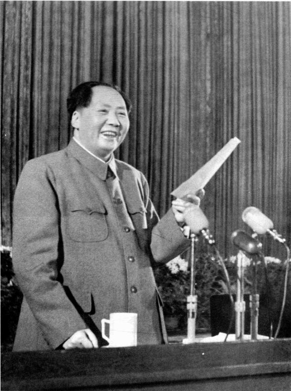 保健医生喋喋不休，毛主席不耐烦了：我是农民的儿子，不要勉强我