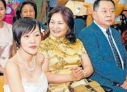 大S妈妈：丈夫不忠婆婆刁难，独自养育仨女儿，今女儿是我的骄傲