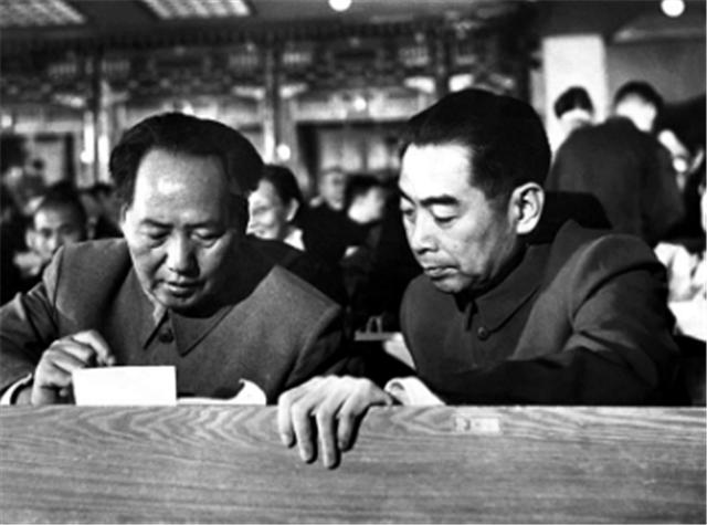 周恩来给毛主席写最后书信后，给张玉凤附条：千万不要在疲倦时念