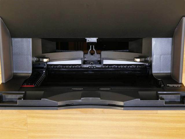 自清洁扫拖机器人横评：美的W11与石头G10清洁大作战