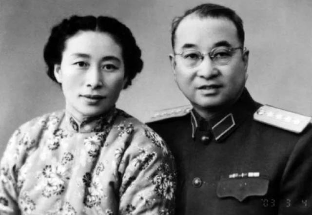 陈赓去世31年后，妻子傅涯前往台湾，下飞机后：不知道该上哪辆车
