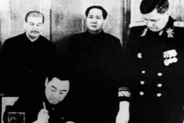 1949年，毛主席访问苏联，交代厨师：苏联送死鱼就扔出去，换活鱼