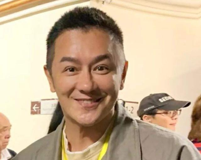 明星频翻车医美需谨慎！有人脸变充气气球，有人下巴变天气预报