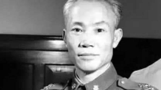 北京功德林内，杨伯涛骂黄维：你是18军的罪人，我永远不会原谅你