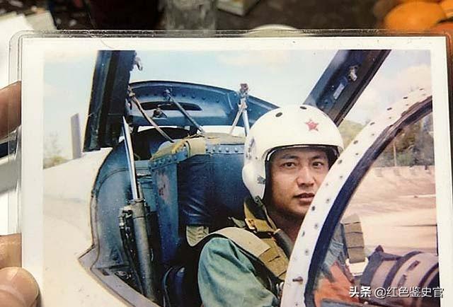 王伟南海撞机坠毁后，那位撞他的美军飞行员后来如何了？