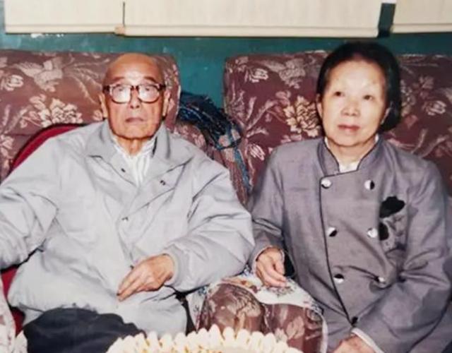 1931年，少将张行忠住院，见一名护士眼熟，事后得知是自己的妻子