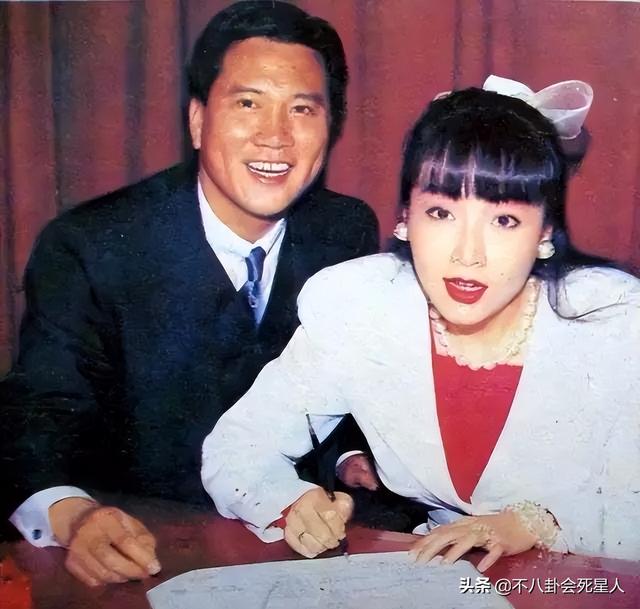 万梓良前妻上海隔离，住5千万豪宅，马伊琍为其女儿剪发