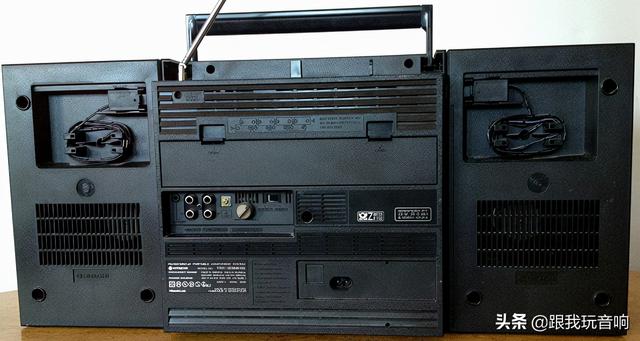 日立 Hitachi TRK-3D9 单卡收录机 4波段收音机 便携式立体声音响