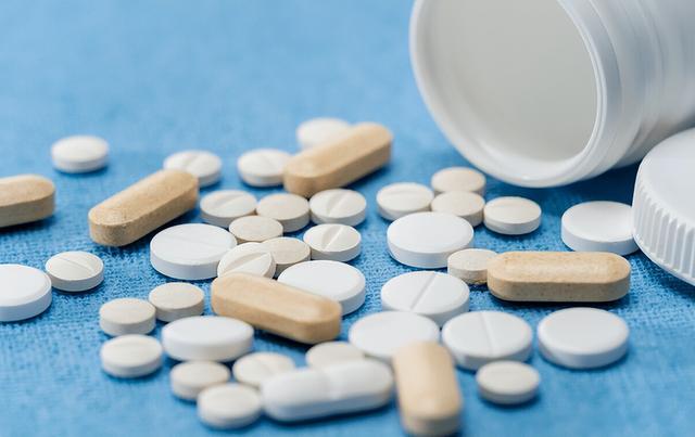 什么时间吃钙片，补钙效果最好？医生提醒：正确补钙牢记2大原则
