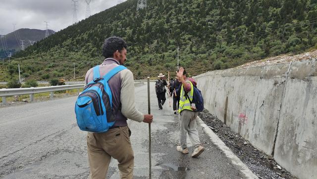騎著150摩托北京出發，行程一萬四千多公裏摩旅川滇臧十余省