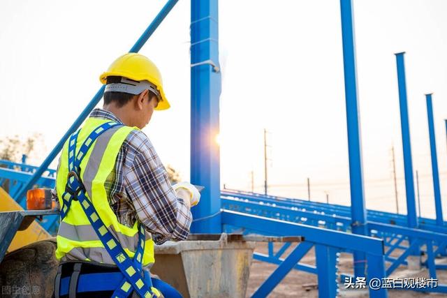 高龄农民工大清退！30岁以下建筑工不足10%，“岗位荒”时代来了