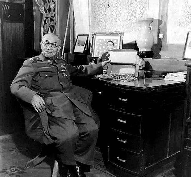 1951年，阎锡山小儿子为了二嫂放弃前程，后赴美开酒馆兼职保险员