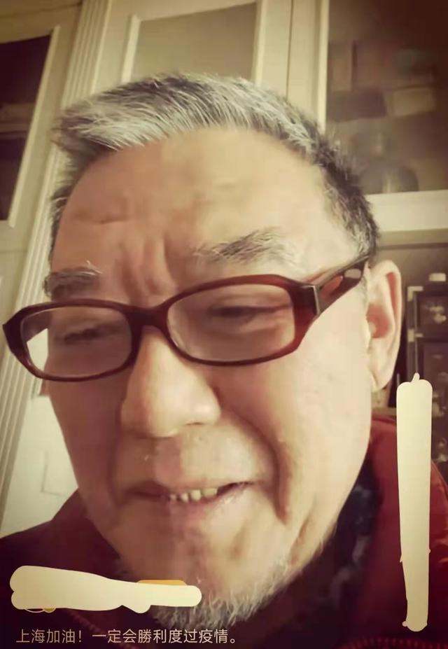 黄晓明低调捐物资，驰援上海首位艺人，还遭网友嘲讽不管家乡