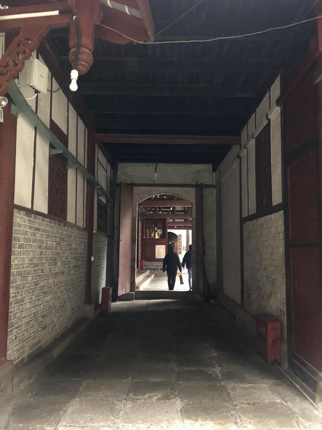 一不小心又成了夜遊~周末街子古鎮康道徒步到光嚴禅院~腳都走麻了