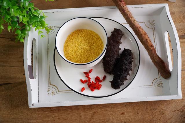 人到中年，别舍不得花钱，多吃5样食物，补充适合营养，贵点也值