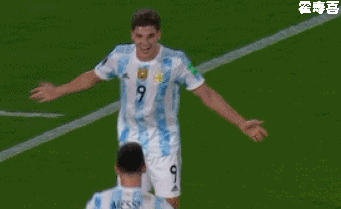 梅西乐了！瓜帅笑了！阿根廷22岁锋霸单场狂进6球，曼城赚大了