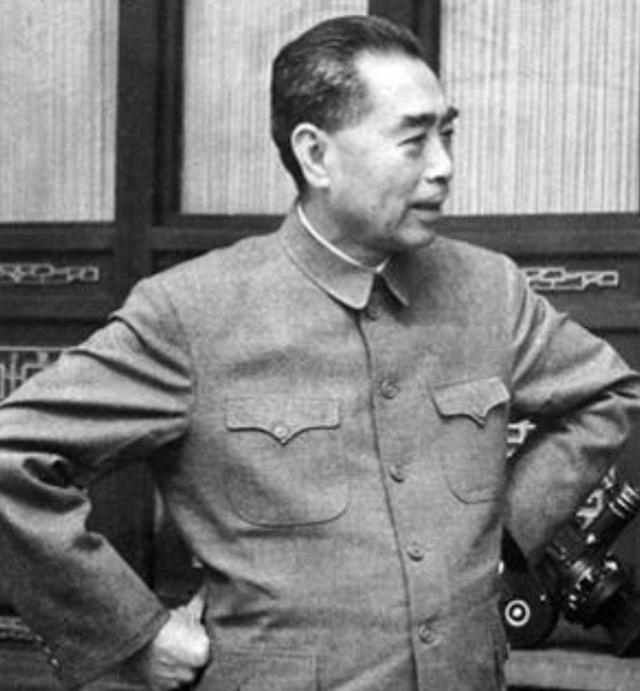 云南王卢汉晚年：周总理开玩笑，他不懂，1974年病逝前家人提请求