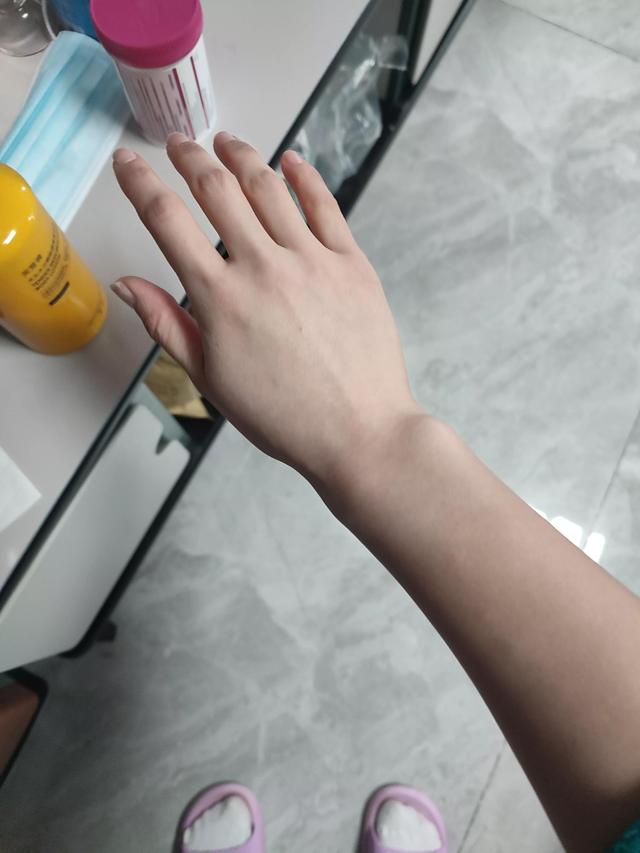 护手霜能不能当身体乳