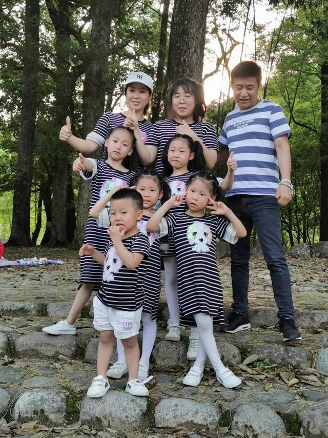 一个有六个孩子的爸爸，六个孩子的父母