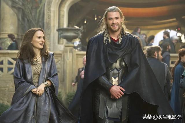 女雷神现身！《雷神4》首发预告，星爵承包笑点，三大影帝没露面