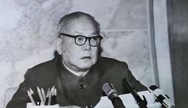 1952年，湖北一铁匠怀揣一封信走进中南海，毛主席：你该早些来嘛