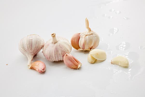 坚持吃大蒜能降血压？一位患者吃了3个月，最后咋样了？