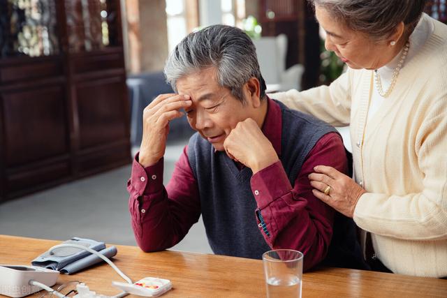 男人过了70岁，远离这些事情，越活越长寿
