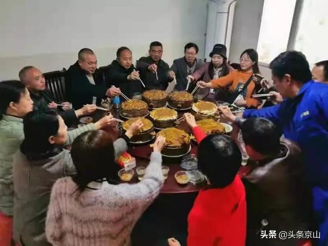 探訪京山的天坑