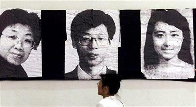 俄乌激战，美国欲将中国拉下水，中国：别忘了你还欠我们一笔血债
