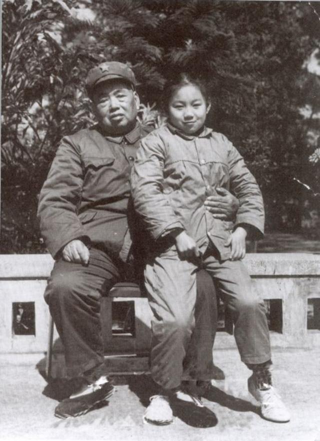 1985年，许世友逝世4天后，邓小平批复丧事报告，提出五不准原则